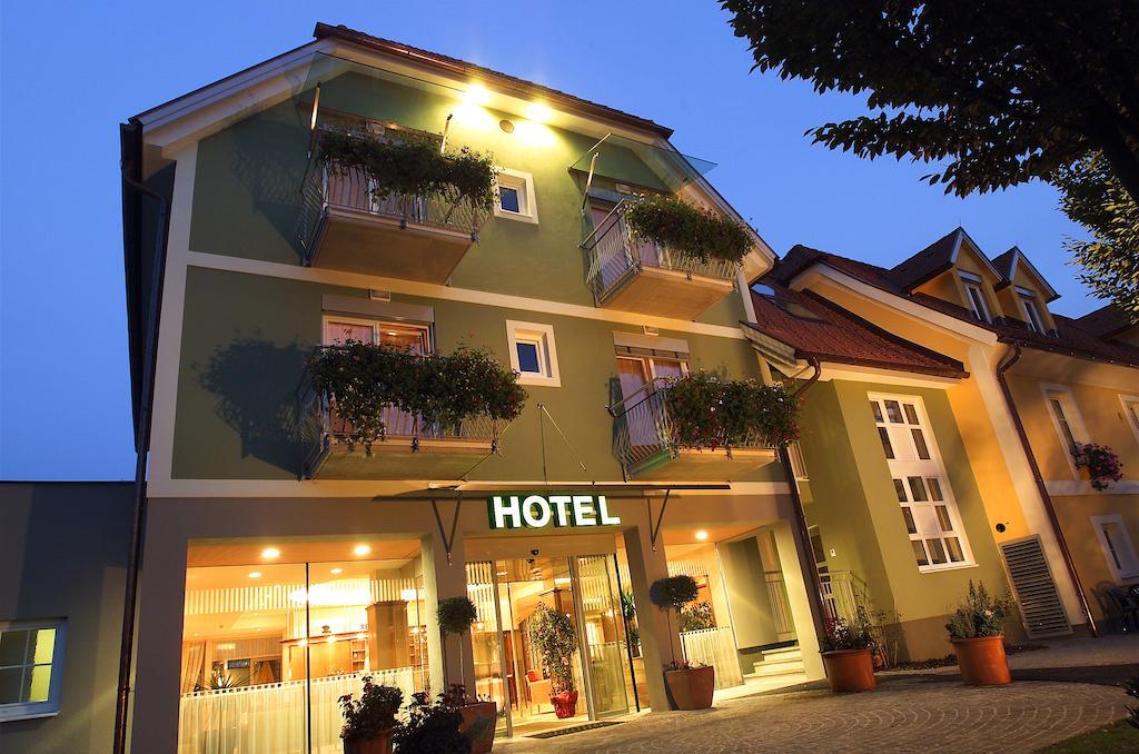 Hotel Am Marktplatz - Landgasthof Wratschko - Гамлиц Екстериор снимка